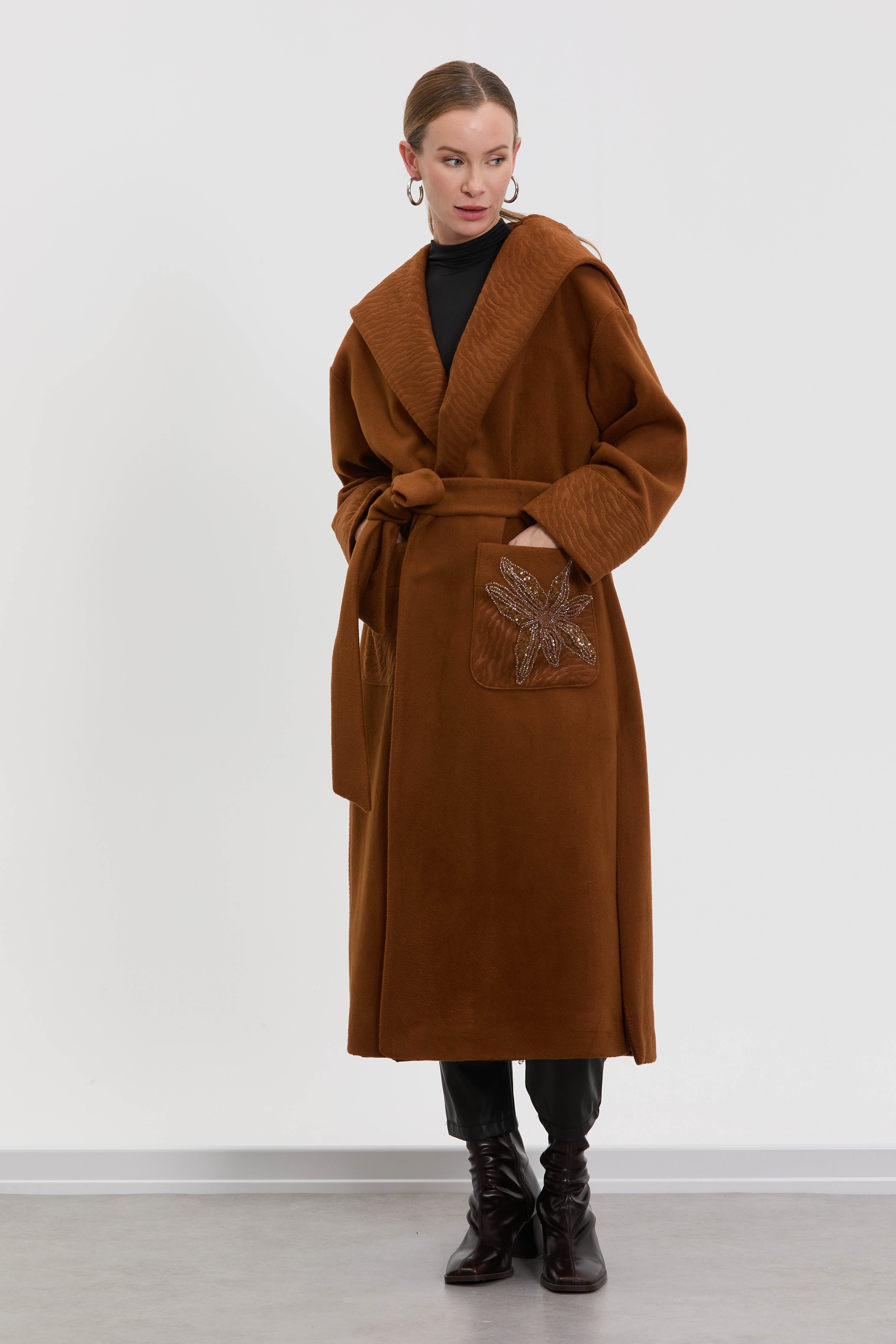 A200744 Aguaje Şal Yaka Kaban