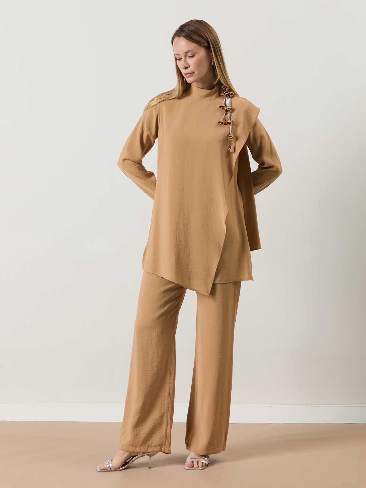 A41615 Aguaje Yakası Broş Detaylı Takım