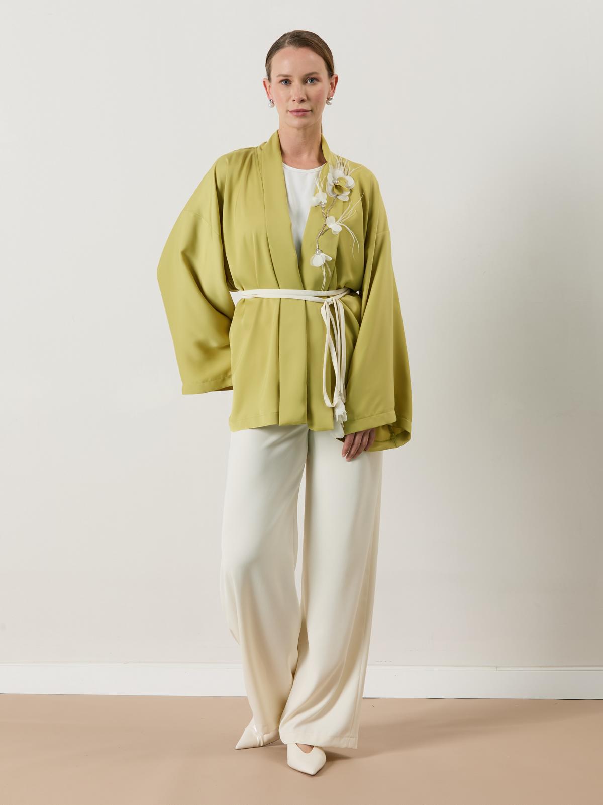 A70375 Aguaje Yakası Çiçek Detaylı Kimonolu Pantolonlu Takım