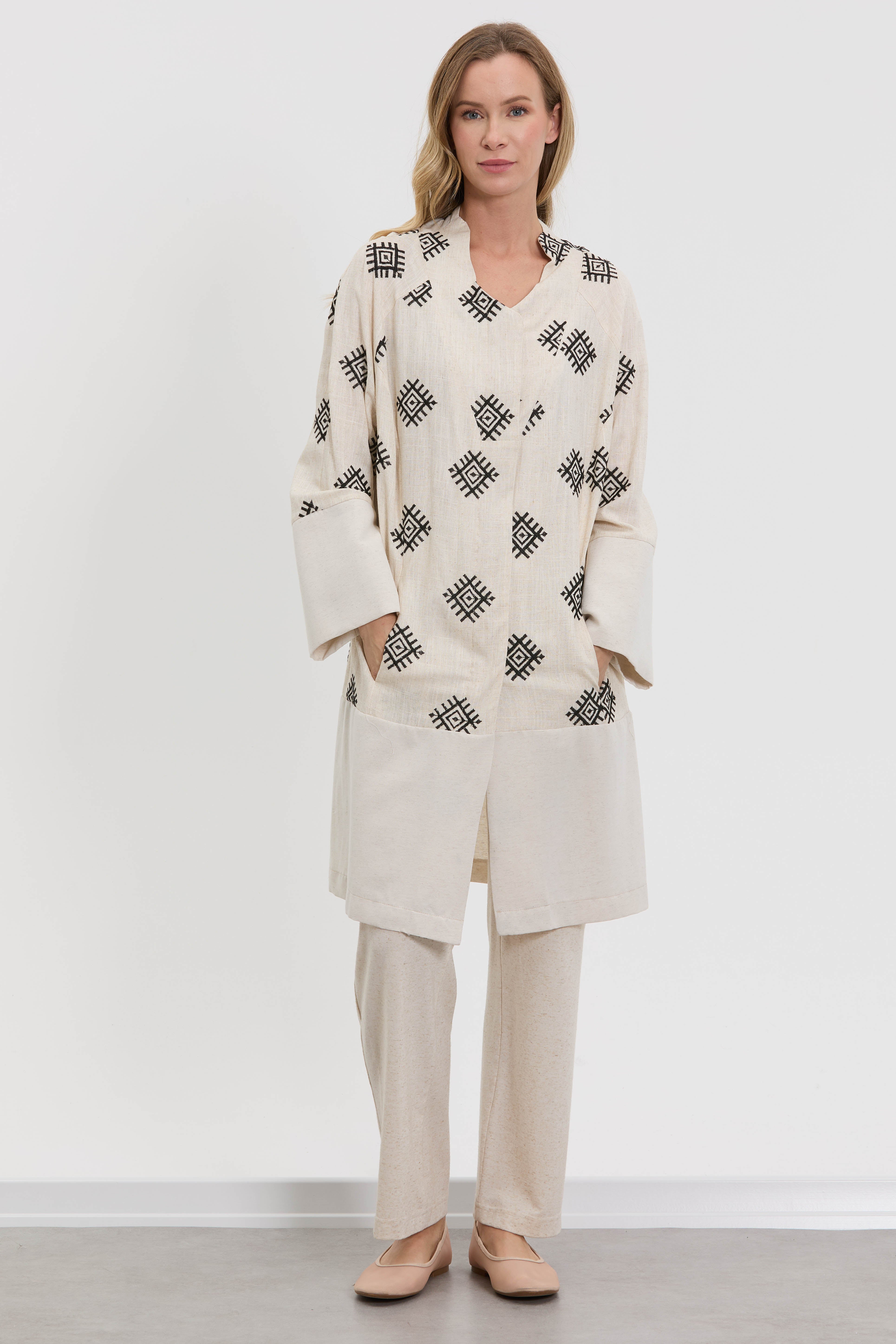 M40264 Melidia Nakış Detaylı Keten Kap