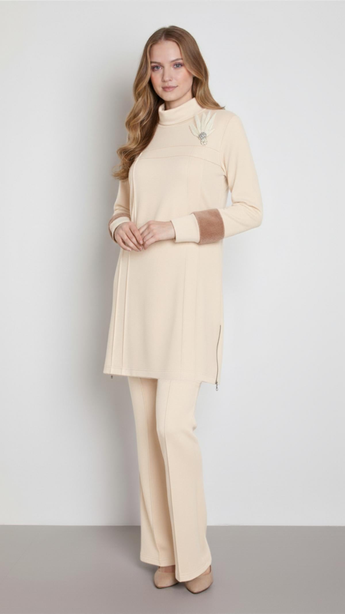 A405455 Aguaje Kolu Kürklü Nervürlü Pantolonlu Takım